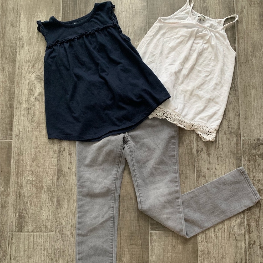 Girls 3 piece bundle. Tops, jeans size 7 / 8 / M
